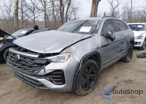 2025 Volkswagen Atlas Cross Sport 2.0T Sel R-Line Black z USA, uszkodzony, nr VIN 1V2AE2CA1SC212699